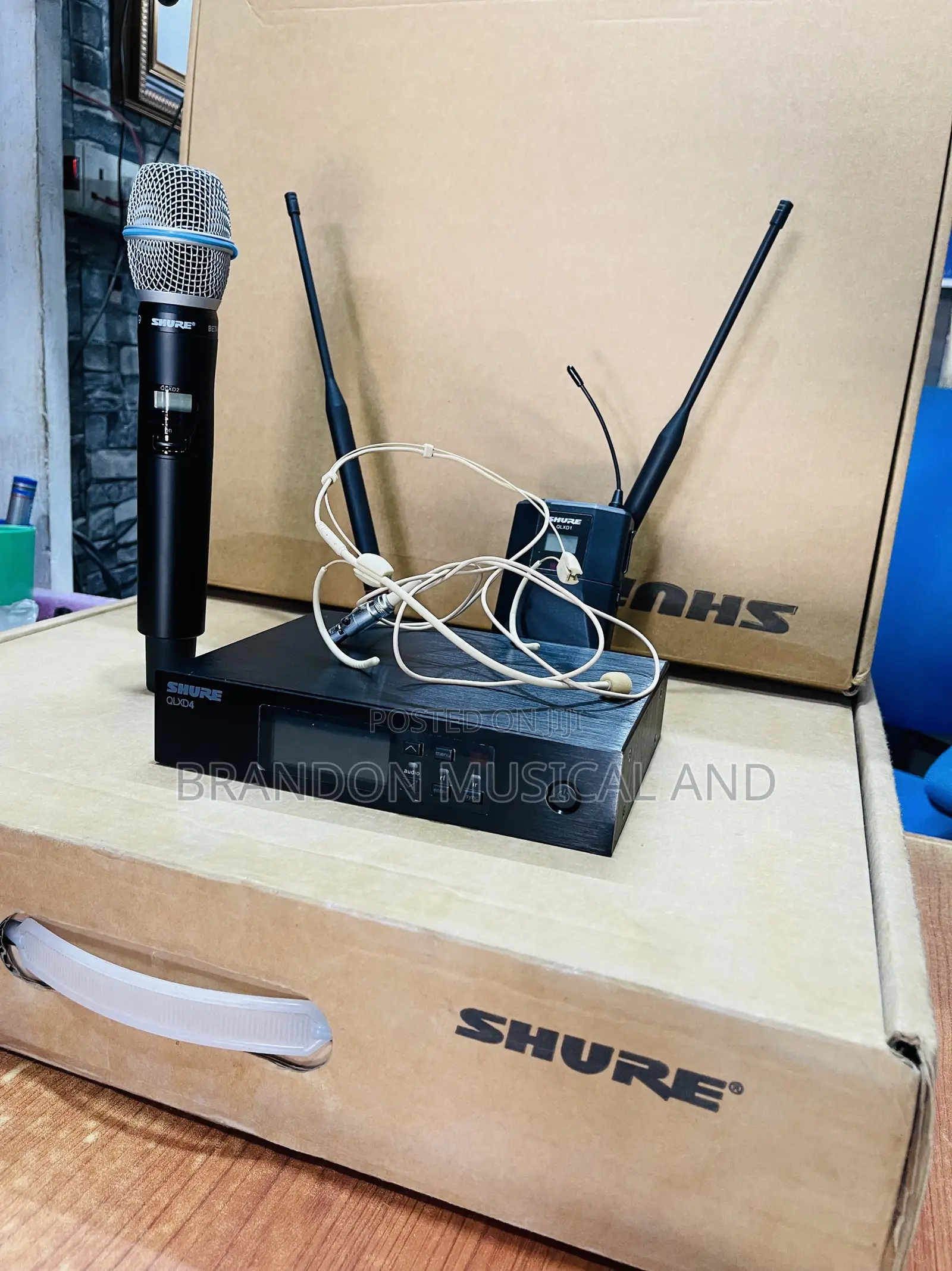 Shure QLXD Wireless Microphone