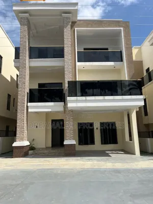 5bdrm Duplex in An Estate, Gwarinpa for sale