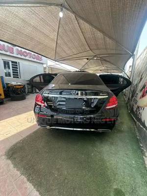 Mercedes-Benz E300 4Matic AWD Sedan (2.0L 4cyl 9A) 2017 Black