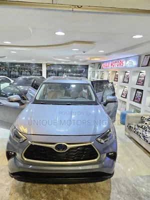 Toyota Highlander XLE 2022 Blue