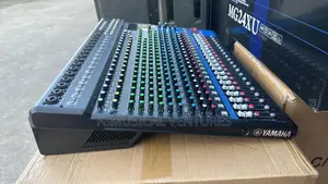 Yamaha Mg24xu Analog Mixer Console 24 Channels