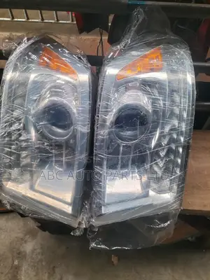 Headlight Dodge Ram 2013