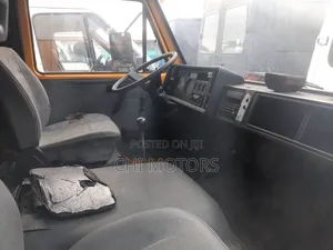 Volkswagen LT 2002 Yellow