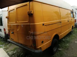 Volkswagen LT 2002 Yellow