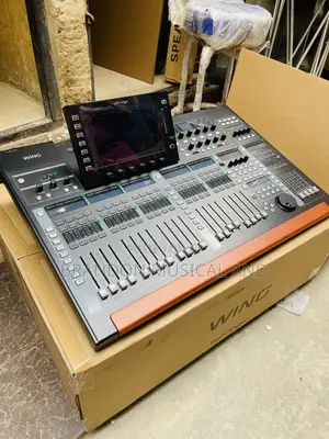48 Channels Wing Digital Mixer