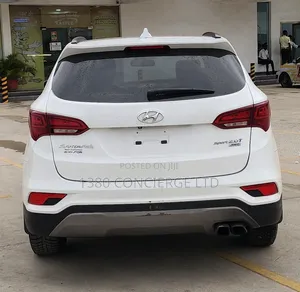 Hyundai Santa Fe SE AWD 2017 White