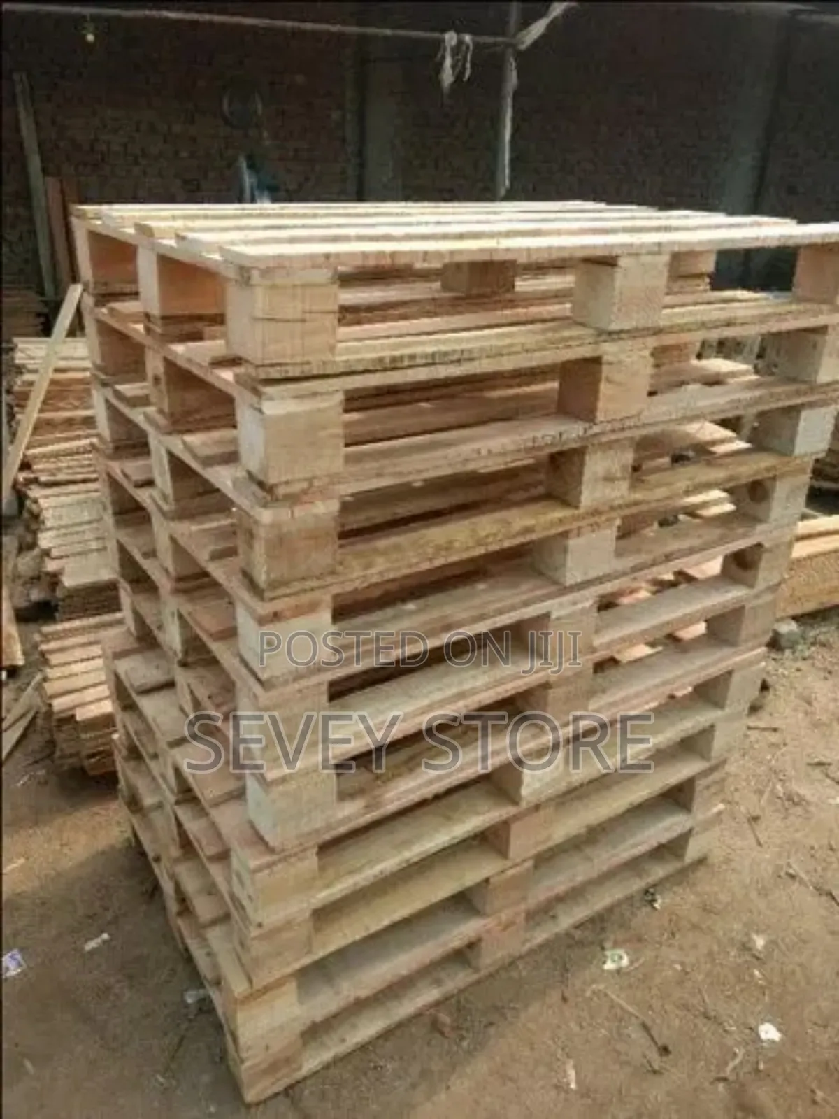 Pallet Wood for Harvesters Storage