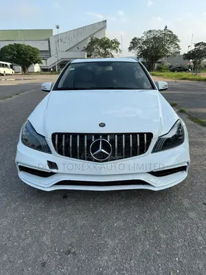 Mercedes-Benz C300 Sport 4Matic Sedan AWD (3.5L 6cyl 7A) 2013 White