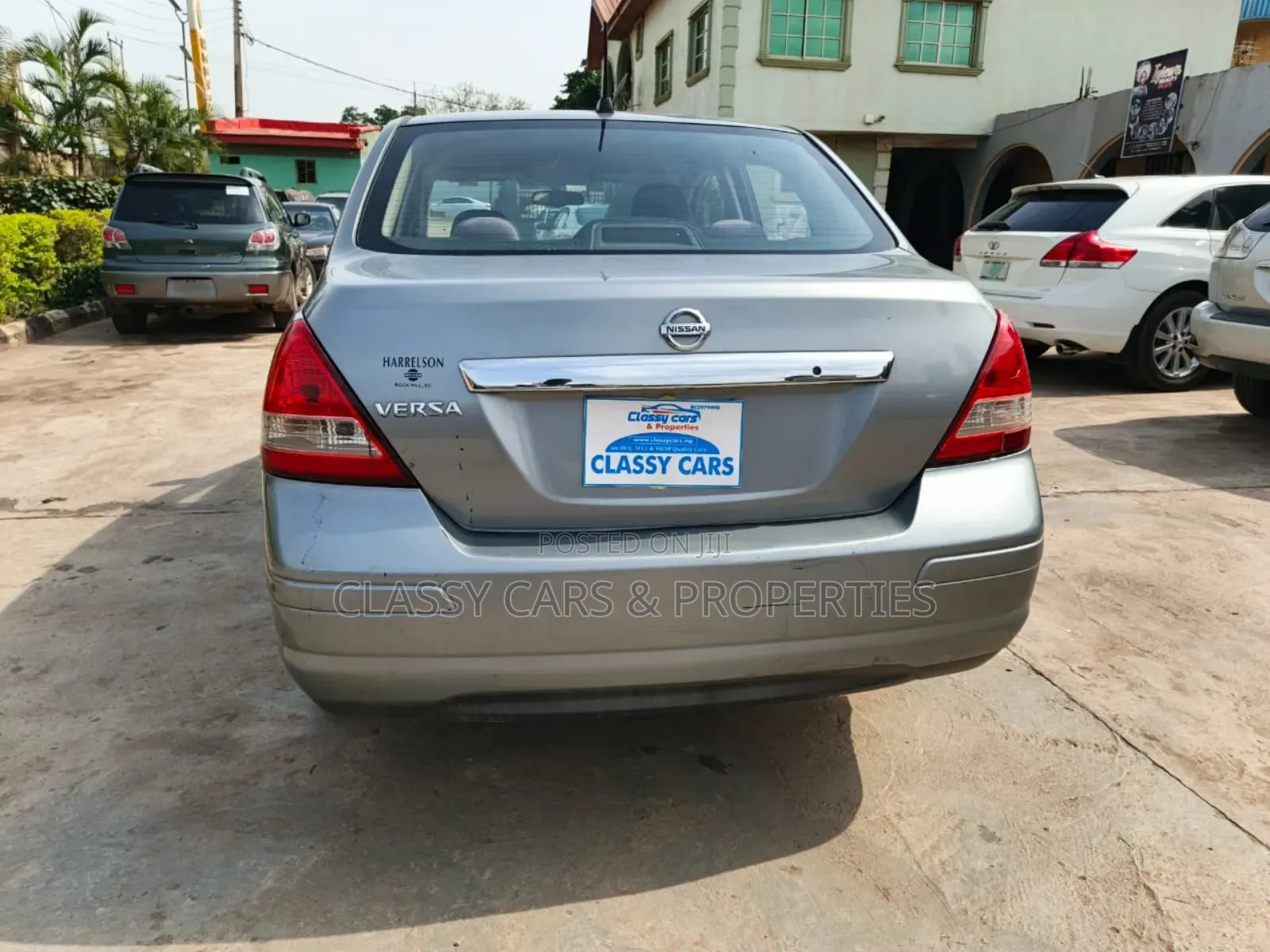 Nissan Versa 2010 Beige