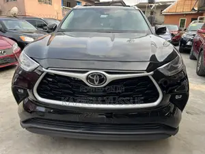 Photo - Toyota Highlander XLE FWD 2023 Black
