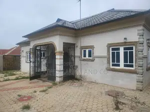 3bdrm Bungalow in Apata for sale