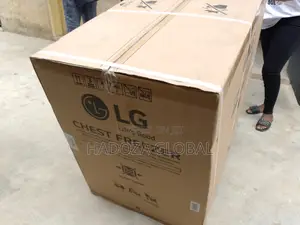 Rugged Lg 280l Capacity Chest Freezer With Castor Wheels