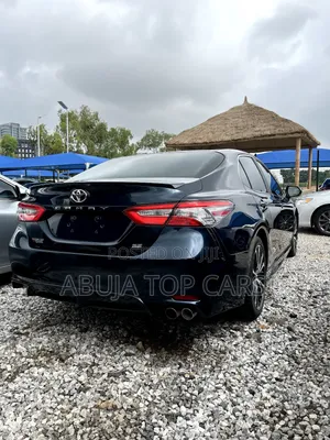 Toyota Camry SE FWD (2.5L 4cyl 8AM) 2018 Black