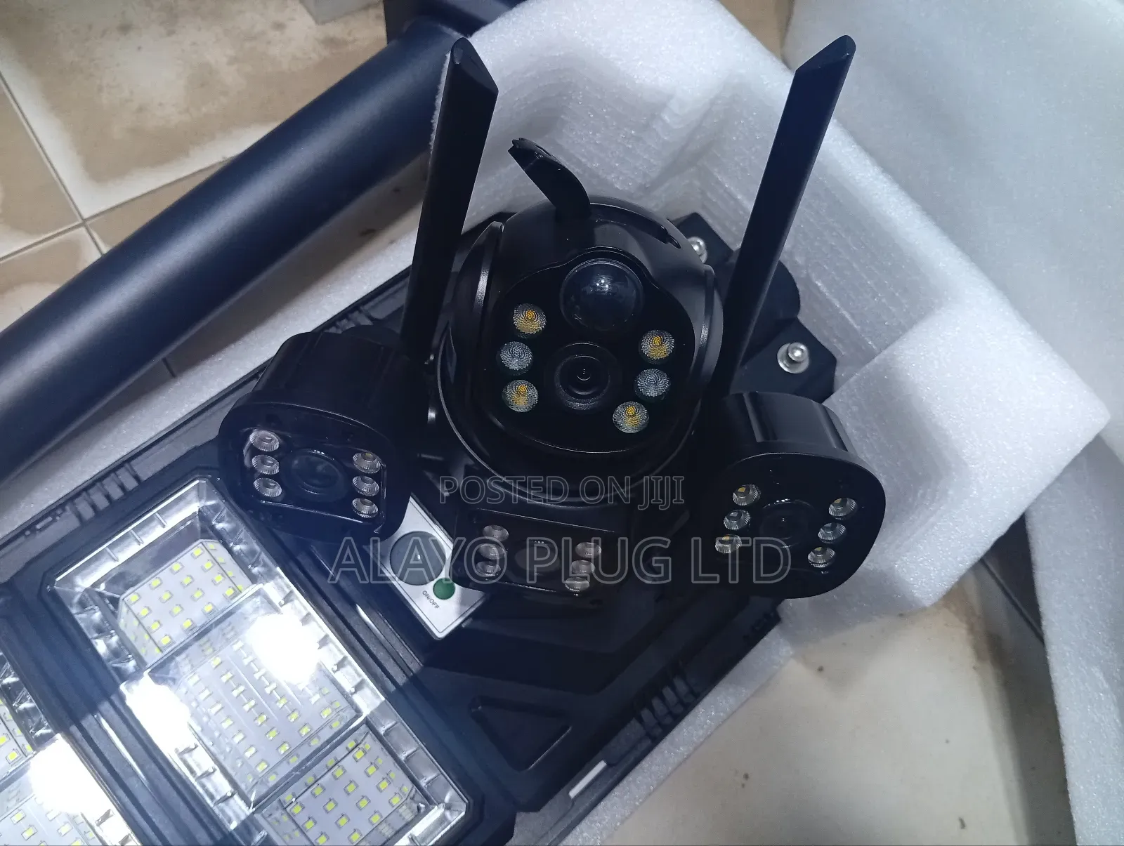 4in1 Ai Solar Camera+ Lighting