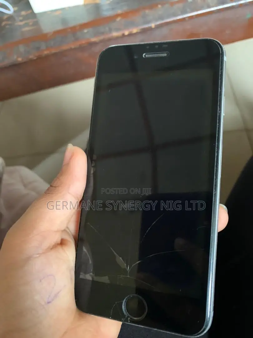 Apple iPhone 6 64 GB Silver