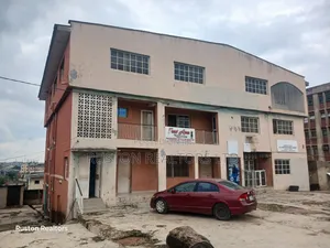 18bdrm Block of Flats in Ibadan for sale