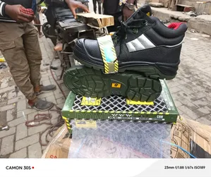 Safety Boot Cat Original
