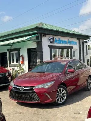 Photo - Toyota Camry XLE 4dr Sedan (2.5L 4cyl 6A) 2017 Burgundy