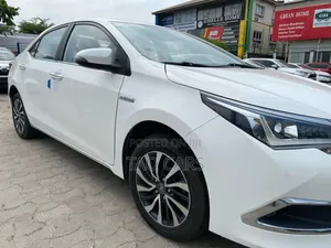 Toyota Corolla LE 2020 White