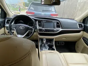 Toyota Highlander Limited 4dr SUV AWD (3.5L 6cyl 6A) 2015 Red