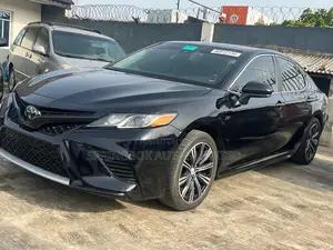 Toyota Camry SE (2.5L 4cyl 8A) 2019 Black
