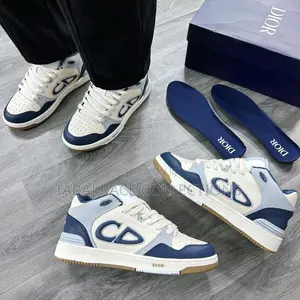 Photo - Premium Dior Sneakers