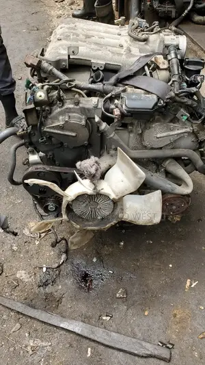 Nissan Pathfinder Engine
