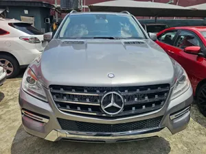 Photo - Mercedes-Benz M Class 2015 Gray