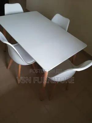 Dining Table Woth Four Chairs