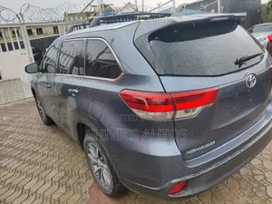 Toyota Highlander 2019 Blue