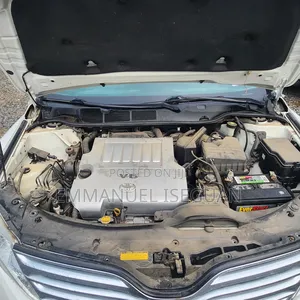Toyota Venza 2010 White
