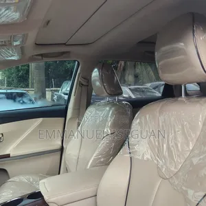 Toyota Venza 2010 White
