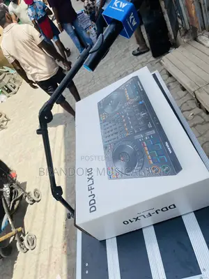 Flx10 Dj Controller and Table Stand