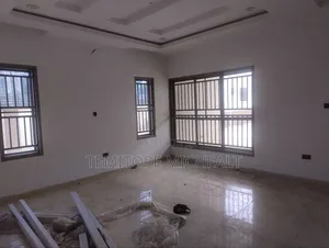 5bdrm Duplex in Kado By Lake View for rent