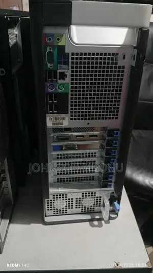 Desktop Computer Dell 32GB Intel Xeon HDD+SSD 1T