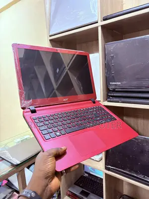 Laptop Acer Aspire ES1-572 4GB Intel Core I5 HDD 500GB