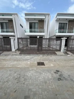 4bdrm Duplex in Orchid Road, Chevron for sale