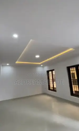 3bdrm Duplex in Off Allen, Ikeja for rent