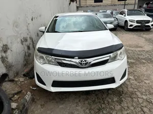 Toyota Camry LE 4dr Sedan (2.5L 4cyl 6A) 2012 White