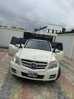 Photo - Mercedes-Benz GLK-Class 350 4MATIC 2011 White