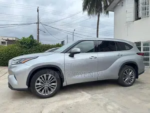 Toyota Highlander Platinum 2021 Silver