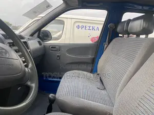 Toyota HiAce 2004 Blue