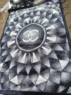 Quality Polyester Rug 
Size 5x7