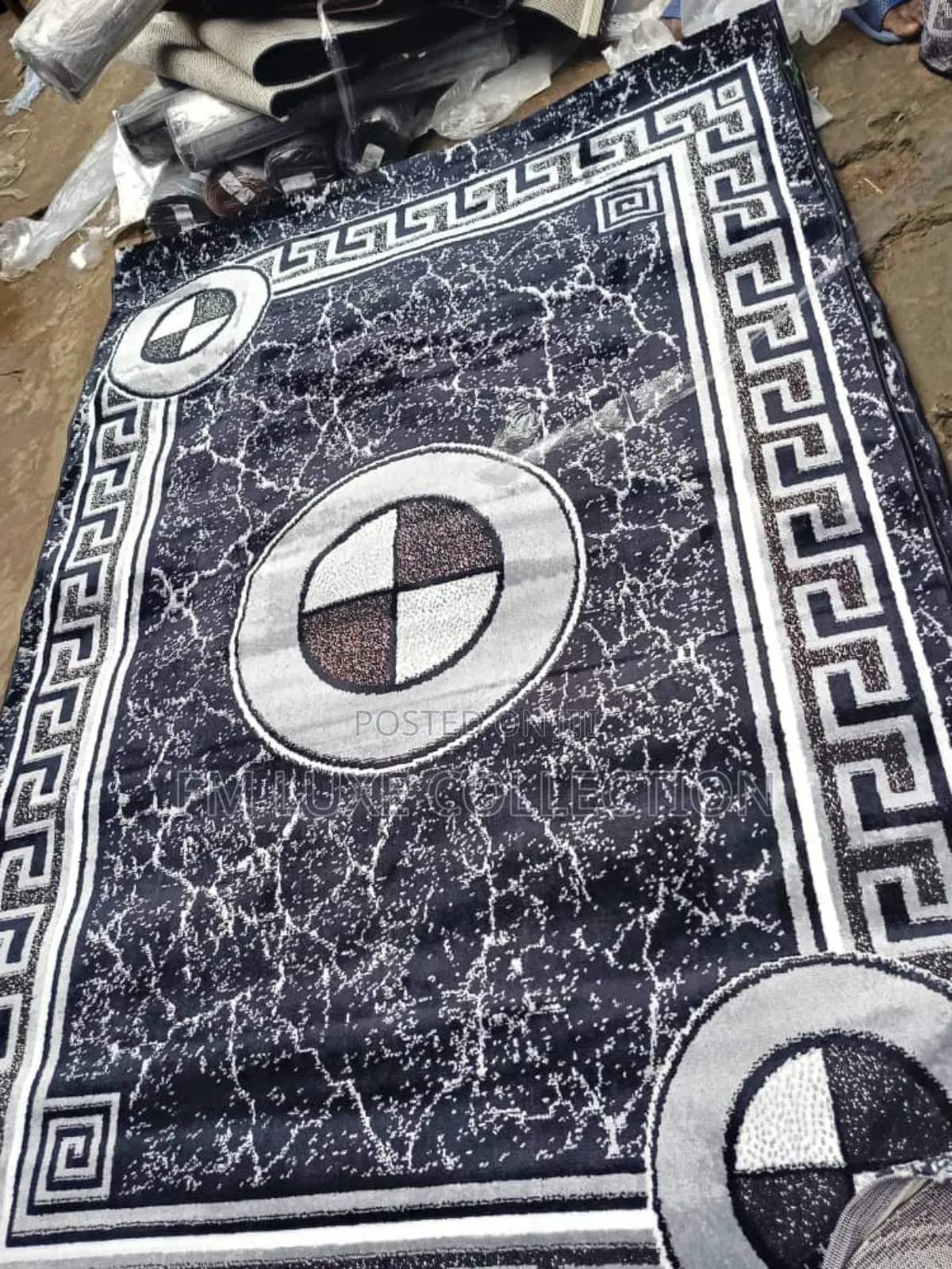 Quality Polyester Rug 
Size 5x7