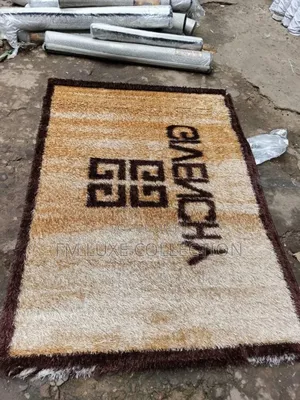 Quality Shaggy Center Rug 
Size 4x6