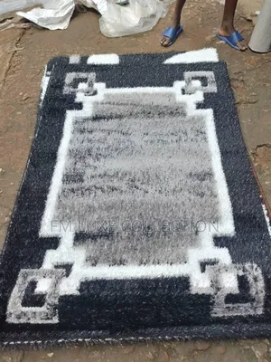 Quality Shaggy Center Rug 
Size 4x6