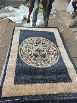 Quality Shaggy Center Rug 
Size 4x6