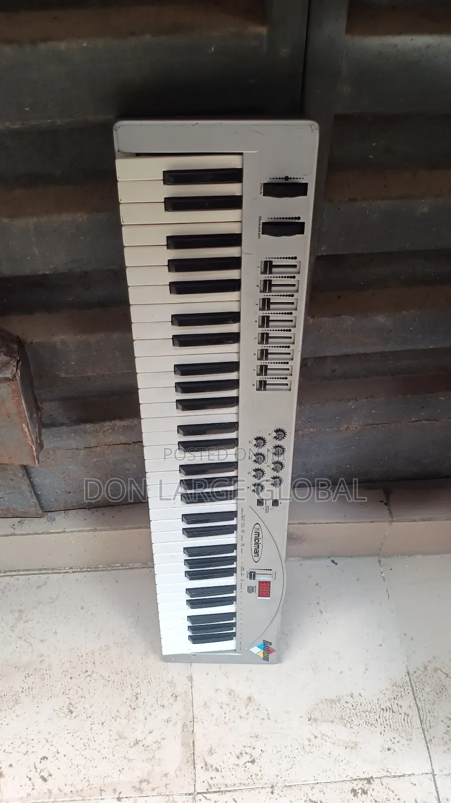 M-Audio Radium 61 Keys Midi Controller