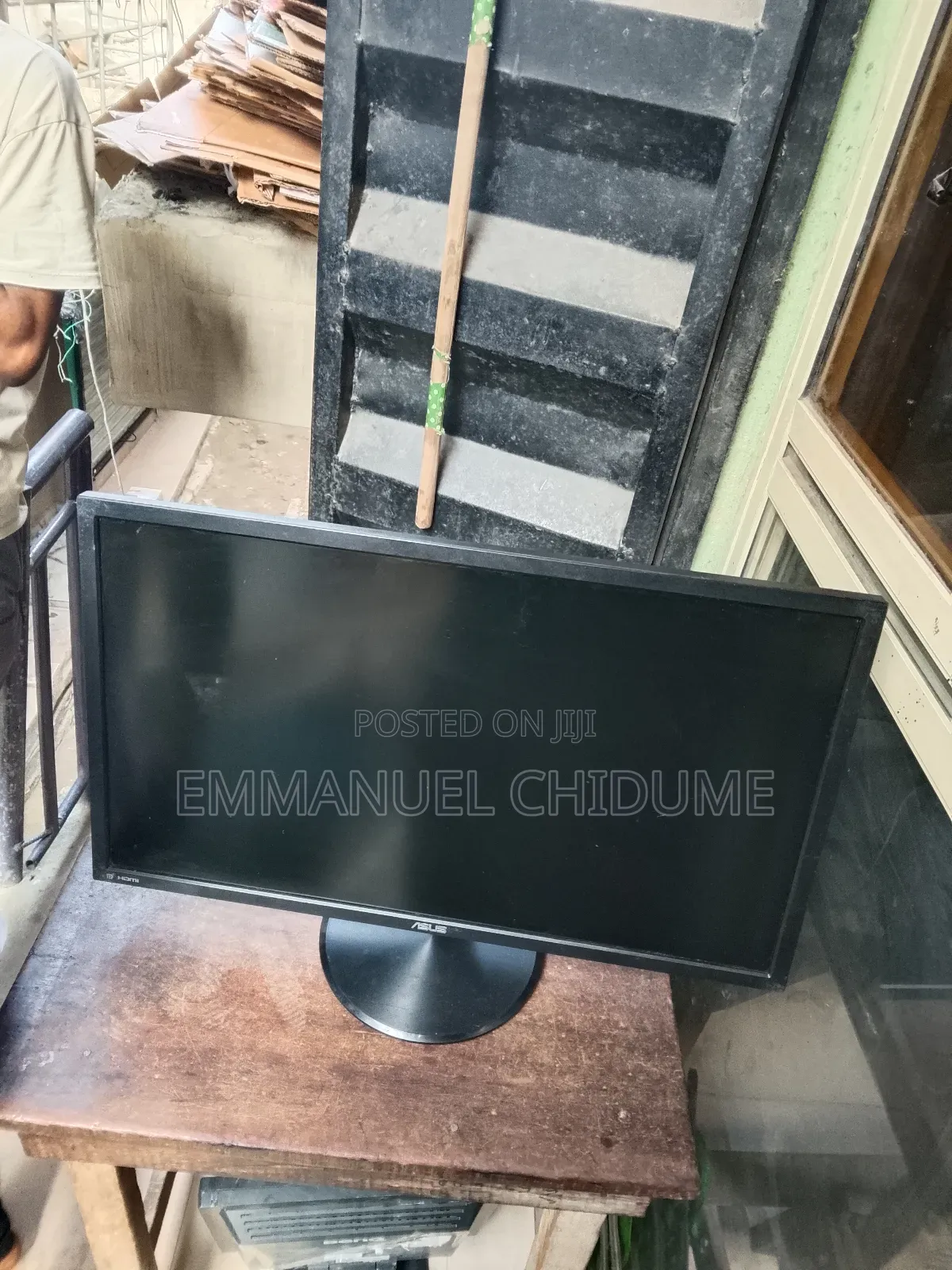28 Inches Asus