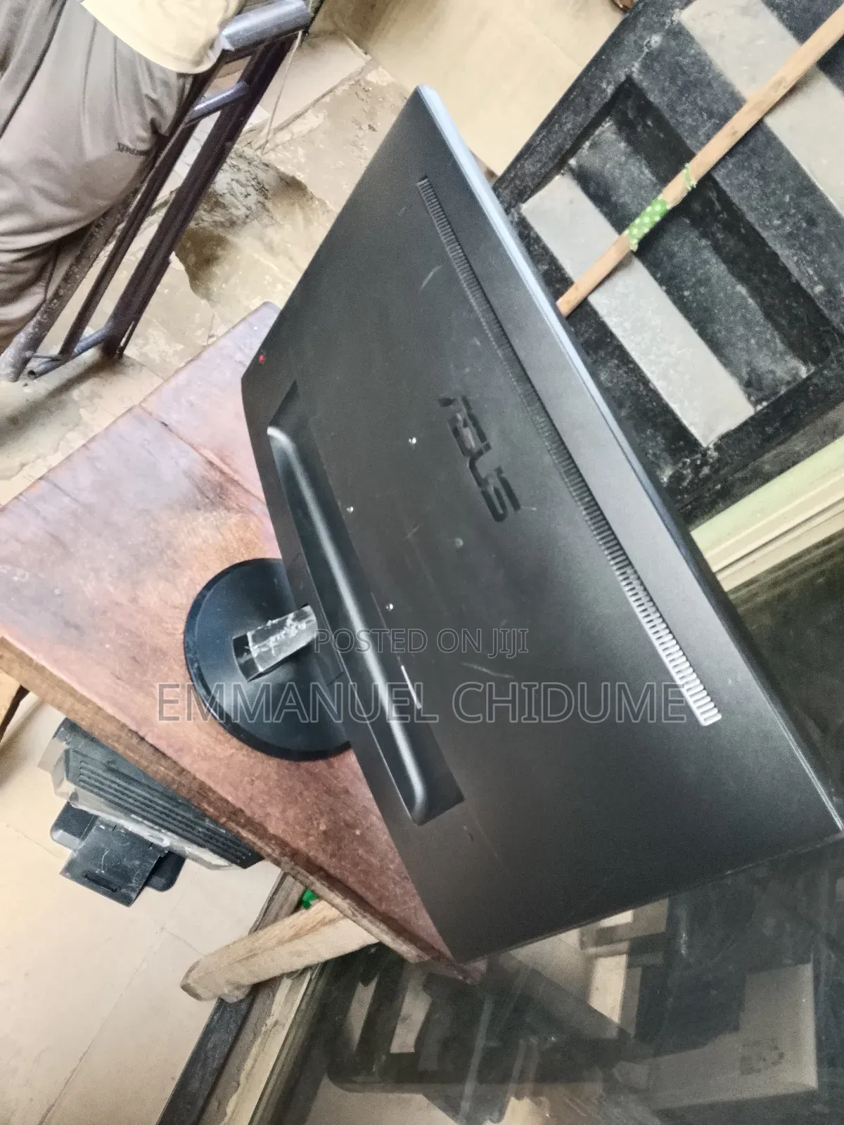 28 Inches Asus